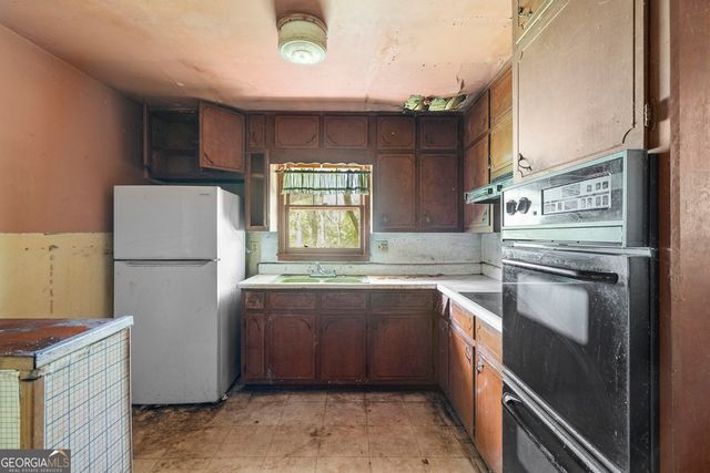 4449 Lincoln Jones Road, Ellenwood, GA 30294