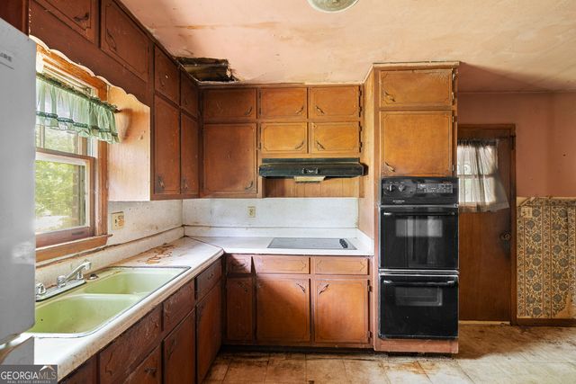 4449 Lincoln Jones Road, Ellenwood, GA 30294