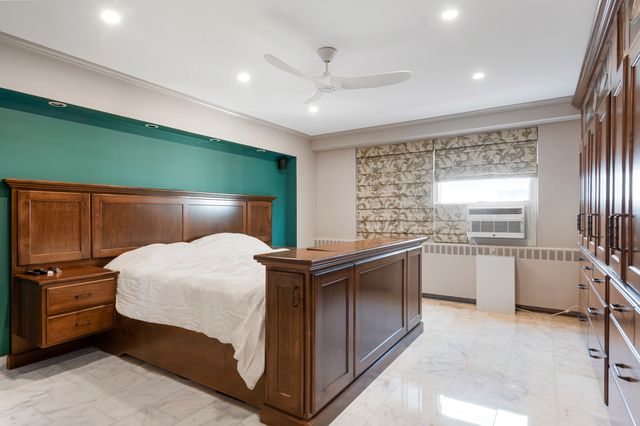 3180 N Lake Shore Drive 17F, Chicago, IL 60657