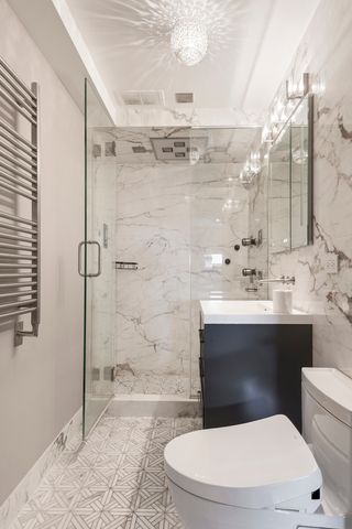 3180 N Lake Shore Drive 17F, Chicago, IL 60657