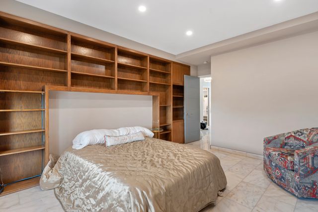 3180 N Lake Shore Drive 17F, Chicago, IL 60657