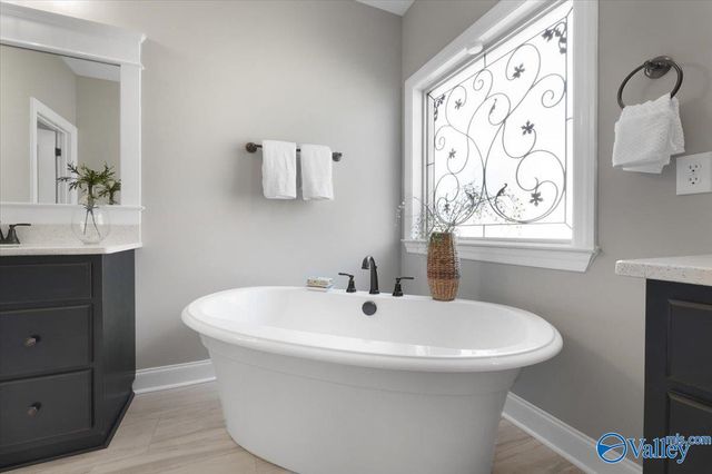 8220 Nantucket Circle, Owens Cross Roads, AL 35763