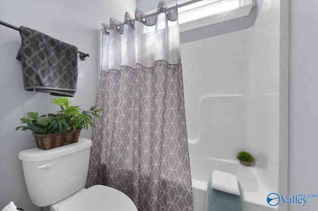 8220 Nantucket Circle, Owens Cross Roads, AL 35763