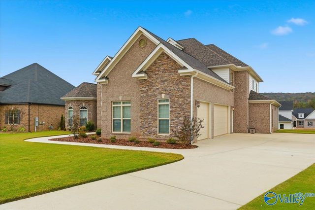 8220 Nantucket Circle, Owens Cross Roads, AL 35763