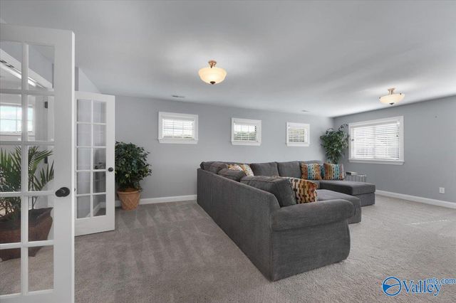 8220 Nantucket Circle, Owens Cross Roads, AL 35763