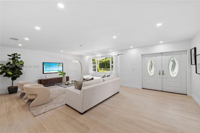 1420 Campamento Ave, Coral Gables, FL 33156