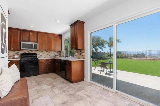 4868 Northerly St, Oceanside, CA 92056