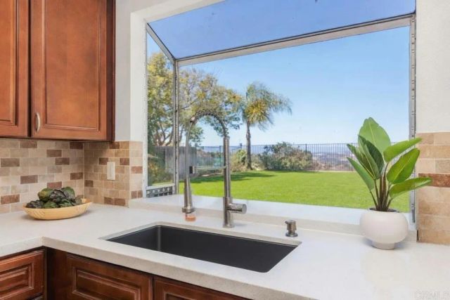 4868 Northerly St, Oceanside, CA 92056
