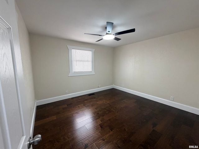 4267 EVERGREEN Drive, Galesburg, IL 61401