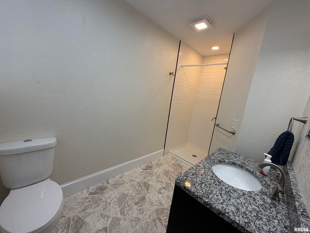 4267 EVERGREEN Drive, Galesburg, IL 61401