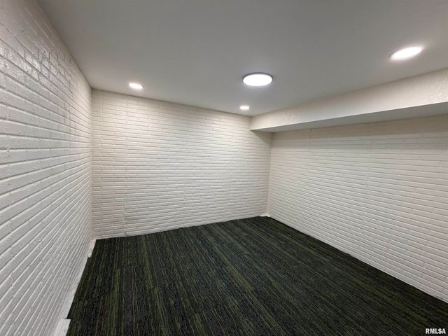 4267 EVERGREEN Drive, Galesburg, IL 61401