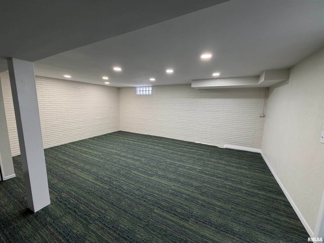 4267 EVERGREEN Drive, Galesburg, IL 61401