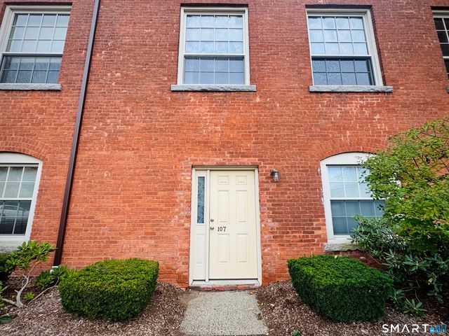 92 Main Street 107, Deep River, CT 06417