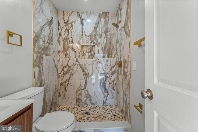 5034 NASH ST NE, Washington, DC 20019