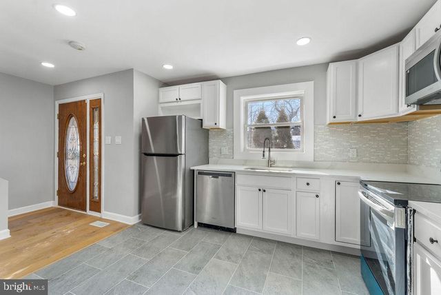 5034 NASH ST NE, Washington, DC 20019