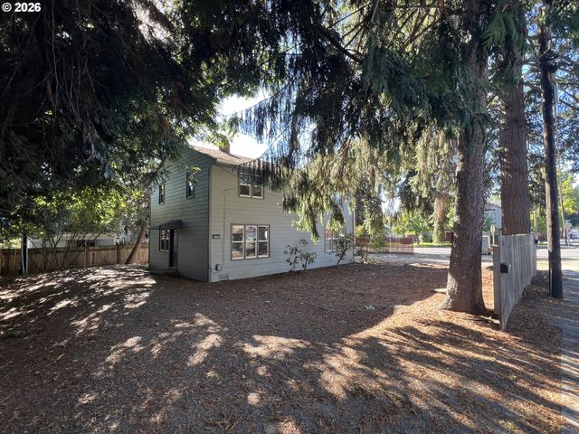 3821 E 18TH St, Vancouver, WA 98661