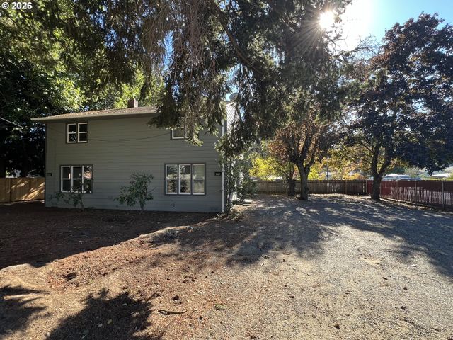 3821 E 18TH St, Vancouver, WA 98661