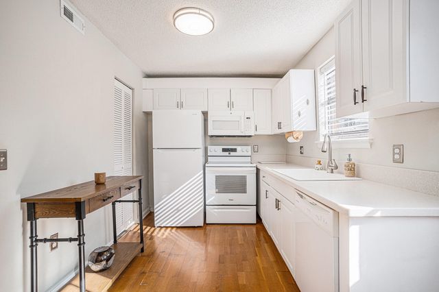 415 Parkdale Drive 14d, Charleston, SC 29414