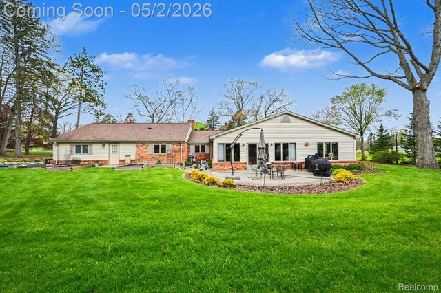 2080 Teggerdine Road, White Lake Charter Township, MI 48386