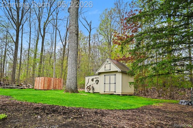 2080 Teggerdine Road, White Lake Charter Township, MI 48386