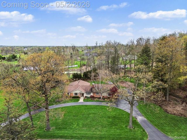 2080 Teggerdine Road, White Lake Charter Township, MI 48386
