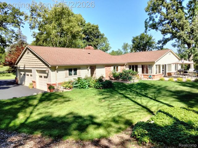 2080 Teggerdine Road, White Lake Charter Township, MI 48386