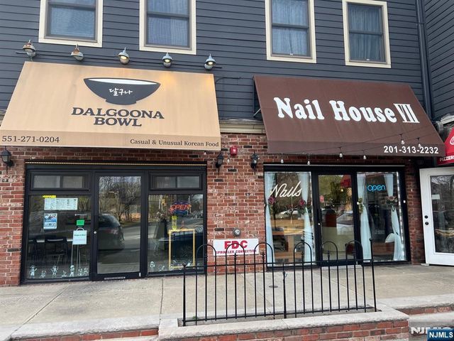 272 Old River Road, Edgewater, NJ 07020