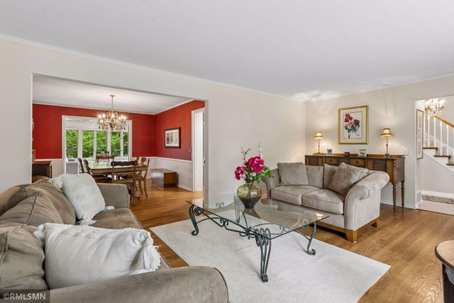 905 Windemere Curve, Plymouth, MN 55441