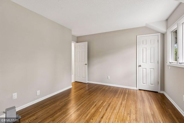 905 Windemere Curve, Plymouth, MN 55441