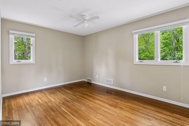 905 Windemere Curve, Plymouth, MN 55441