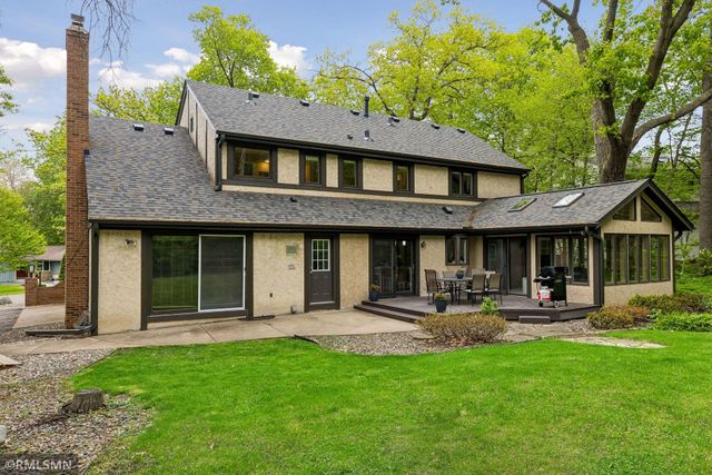 905 Windemere Curve, Plymouth, MN 55441