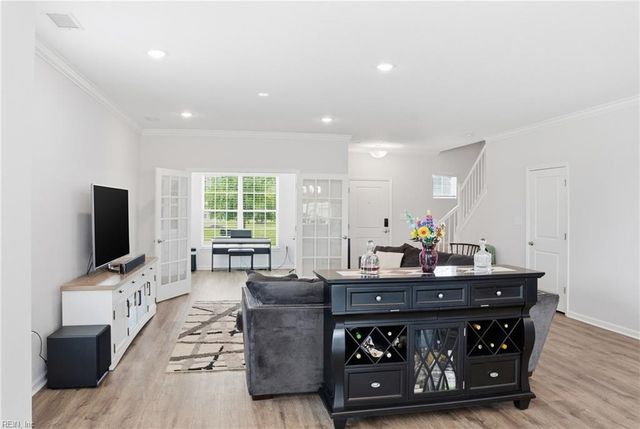 355 Middleton WAY, Chesapeake, VA 23322