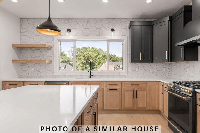 1607 E Silo Ridge Drive, Ozark, MO 65721