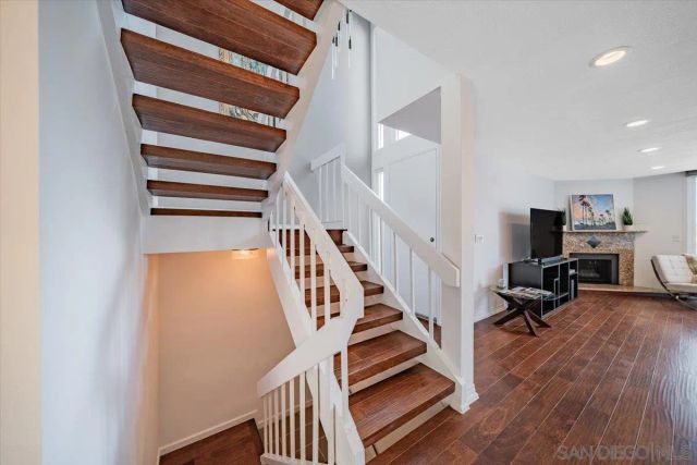 2431 La Costa Avenue B, Carlsbad, CA 92009