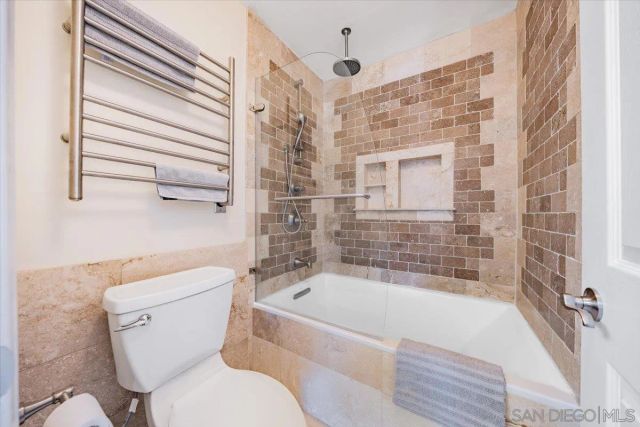 2431 La Costa Avenue B, Carlsbad, CA 92009