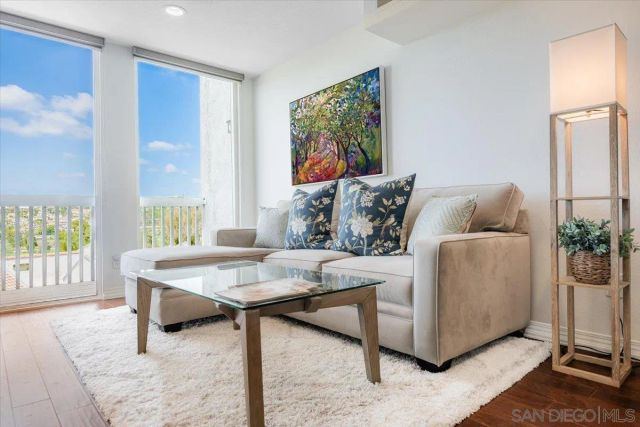 2431 La Costa Avenue B, Carlsbad, CA 92009