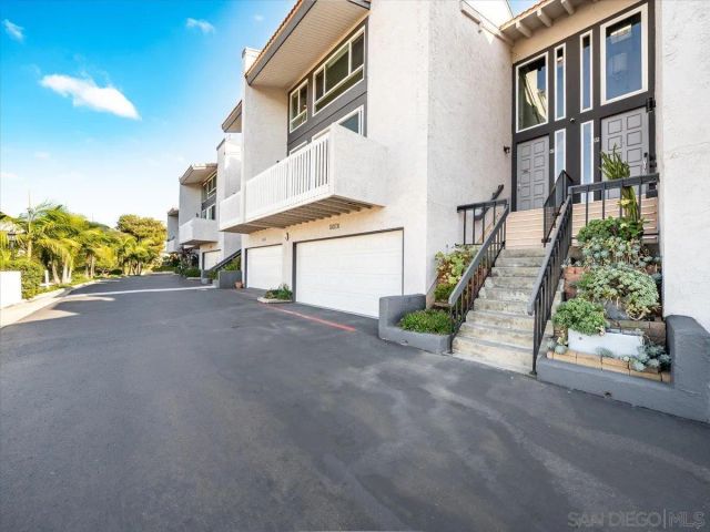 2431 La Costa Avenue B, Carlsbad, CA 92009