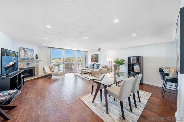 2431 La Costa Avenue B, Carlsbad, CA 92009