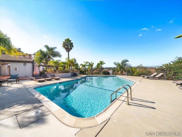2431 La Costa Avenue B, Carlsbad, CA 92009