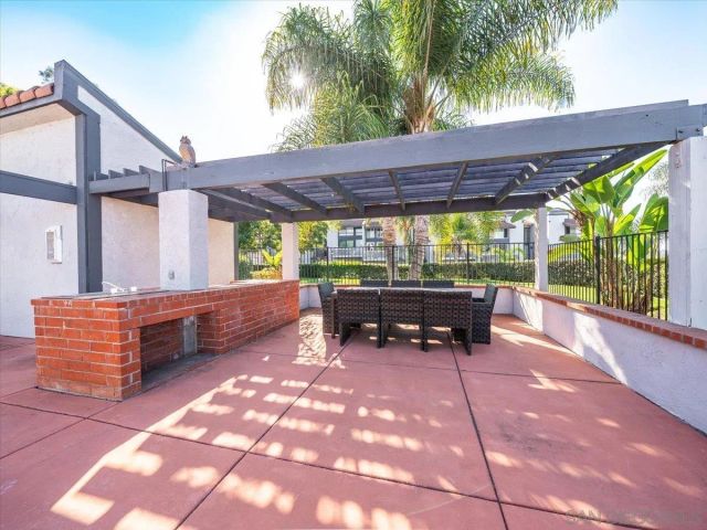 2431 La Costa Avenue B, Carlsbad, CA 92009