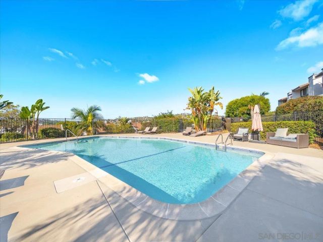 2431 La Costa Avenue B, Carlsbad, CA 92009