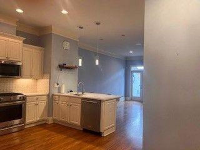 144 W Ridge Way, Roswell, GA 30076