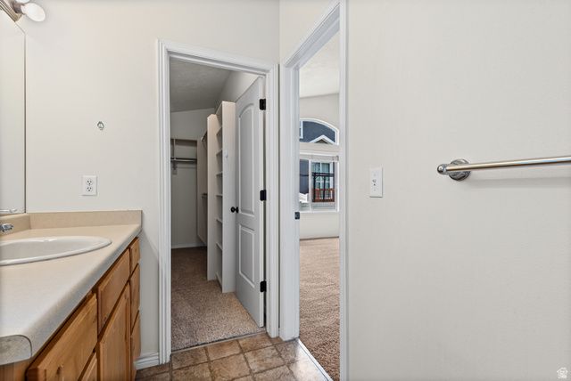8688 DIAMOND DOVE DR, West Jordan, UT 84088