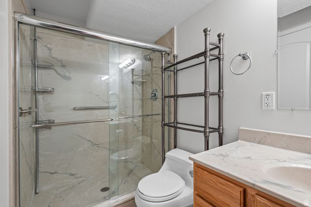 8688 DIAMOND DOVE DR, West Jordan, UT 84088