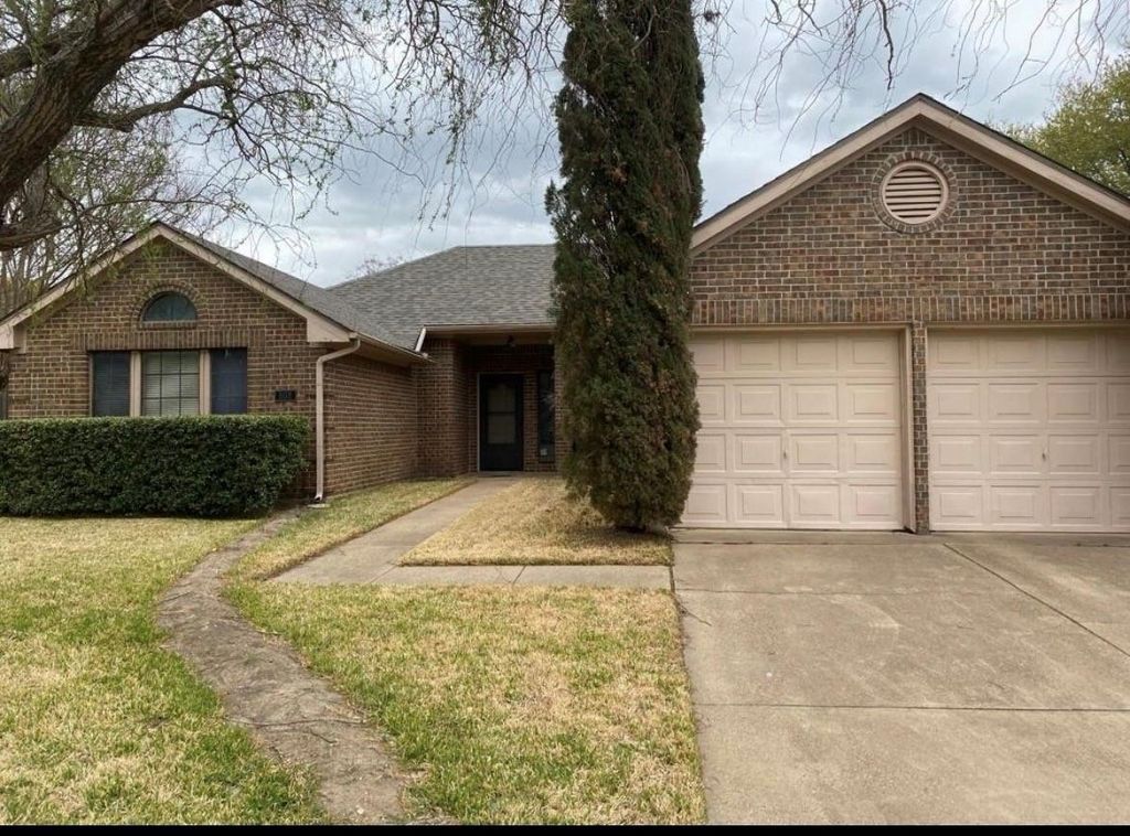 808 Bridgewater Lane, Mesquite, TX 75181