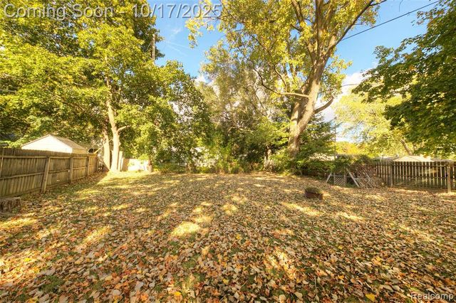 838 Westwood Drive, Fenton, MI 48430