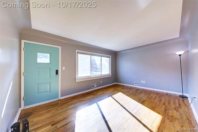 838 Westwood Drive, Fenton, MI 48430