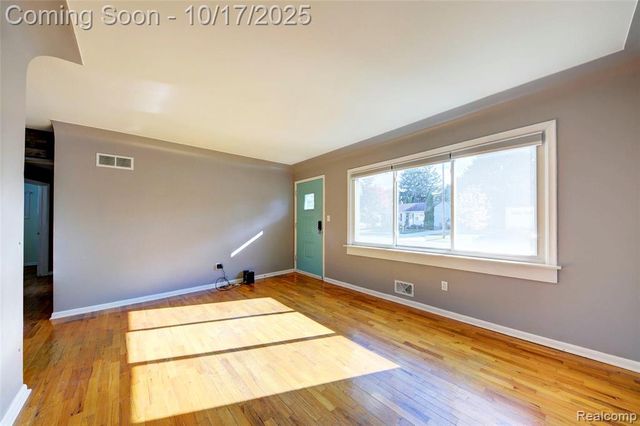 838 Westwood Drive, Fenton, MI 48430