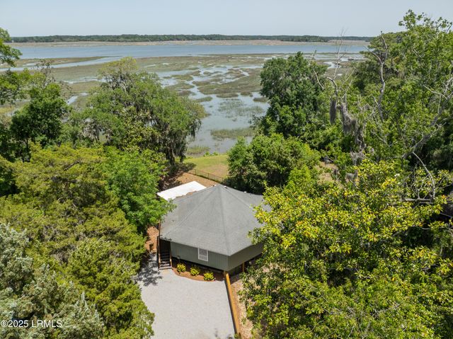 1203 Laudonniere Street, Beaufort, SC 29902