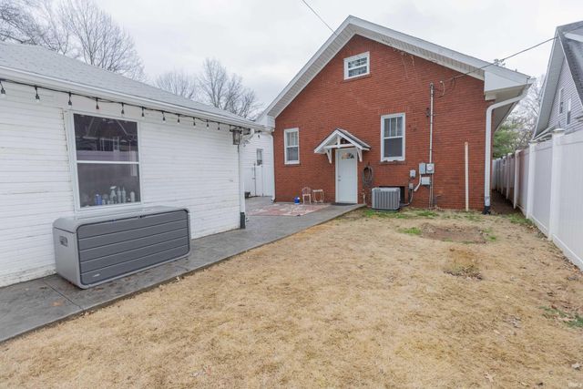 1024 Ravenswood Drive, Evansville, IN 47713